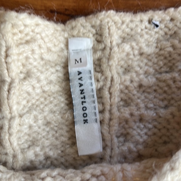 Avantlook Women’s Cream Beige Cable Knit Chunky Boho Fringe Sweater M - Picture 6 of 9